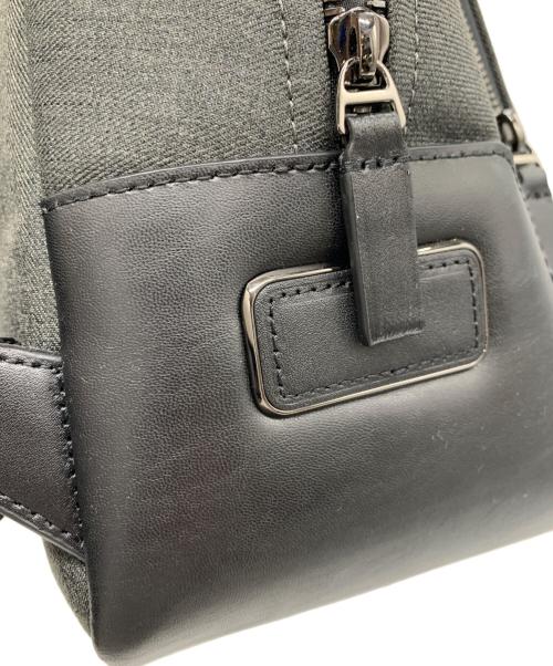 TUMI（トゥミ）TUMI (トゥミ) リュック グレーの古着・服飾アイテム