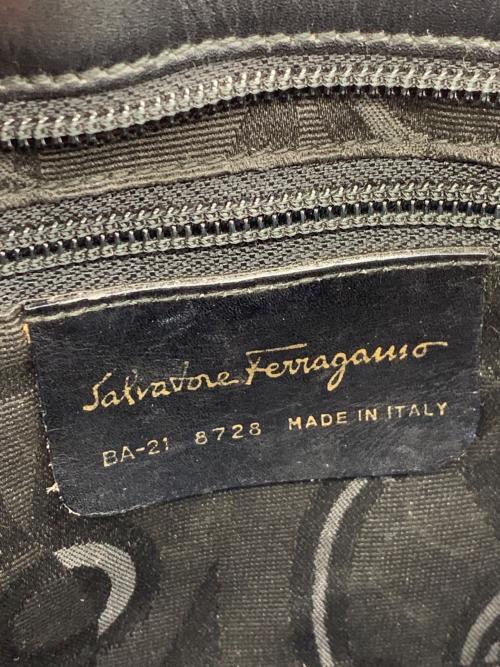 Salvatore Ferragamo（サルヴァトーレ フェラガモ）Salvatore Ferragamo (サルヴァトーレ フェラガモ) ショルダーバッグ ブラックの古着・服飾アイテム