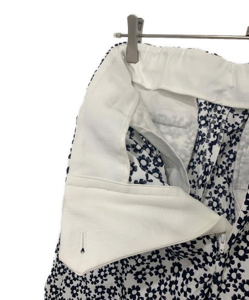 UNITED ARROWS TOKYO（ユナイテッドアローズトウキョウ）UNITED ARROWS TOKYO (ユナイテッドアローズトウキョウ) フラワー スリムパンツ ホワイト サイズ:40の古着・服飾アイテム