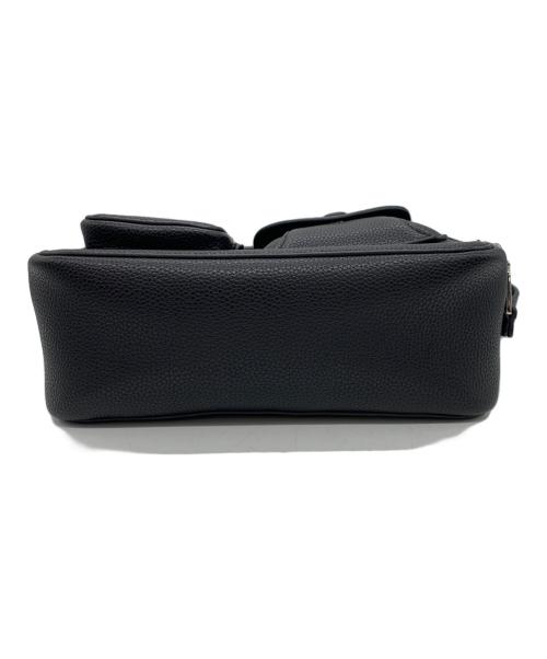 EMPORIO ARMANI（エンポリオ アルマーニ）EMPORIO ARMANI (エンポリオ アルマーニ) ショルダーバッグ ブラックの古着・服飾アイテム