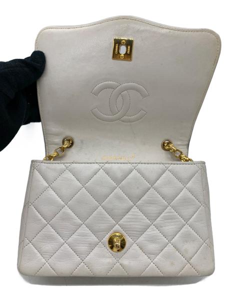 CHANEL（シャネル）CHANEL (シャネル) ショルダーバッグ ホワイトの古着・服飾アイテム