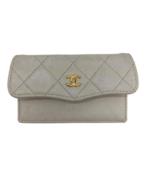 CHANEL（シャネル）CHANEL (シャネル) ショルダーバッグ ホワイトの古着・服飾アイテム