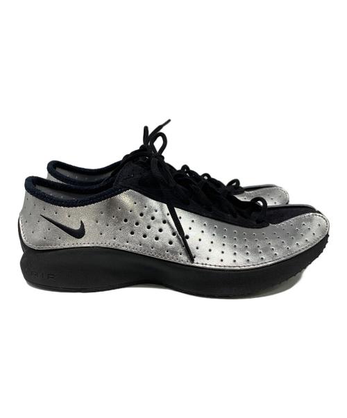 NIKE（ナイキ）NIKE (ナイキ) スニーカー シルバー サイズ:25.5の古着・服飾アイテム