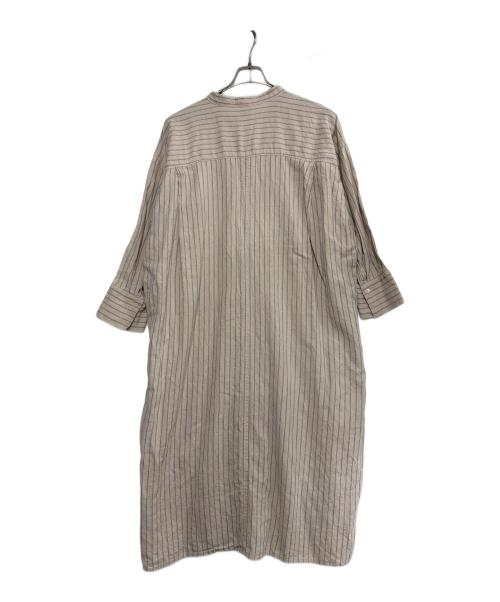 URBAN RESEARCH DOORS（アーバンリサーチドアーズ）URBAN RESEARCH DOORS (アーバンリサーチドアーズ) 長袖ワンピース ベージュ サイズ:Mの古着・服飾アイテム
