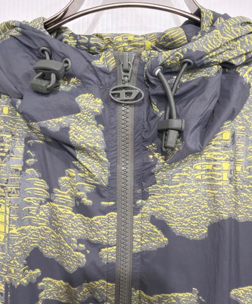 DIESEL（ディーゼル）DIESEL (ディーゼル) マウンテンパーカー グレー×イエロー サイズ:48の古着・服飾アイテム