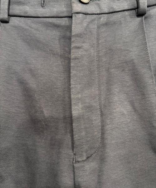 movb（モーヴ）MOVB (モーヴ) フレックスモーション トラベルスラックス ブラック サイズ:44の古着・服飾アイテム