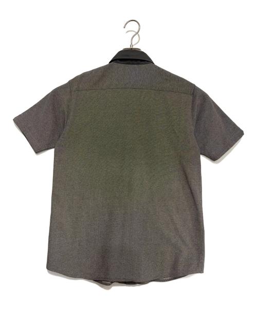 FRED PERRY（フレッドペリー）FRED PERRY (フレッドペリー) 半袖シャツ グレー サイズ:Mの古着・服飾アイテム