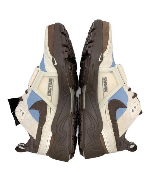 NIKE（ナイキ）NIKE (ナイキ) TRAVIS SCOTT (トラヴィススコット) スニーカー ホワイト×ブラウン×スカイブルー サイズ:27 未使用品の古着・服飾アイテム