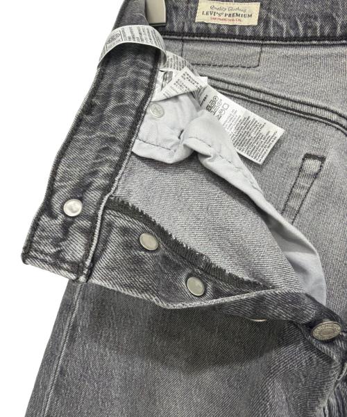 LEVI'S（リーバイス）LEVI'S (リーバイス) ストレートデニムパンツ グレー サイズ:W25L28の古着・服飾アイテム