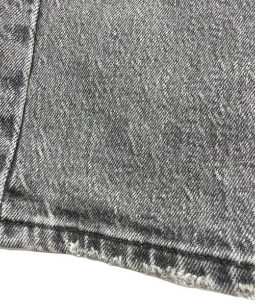 LEVI'S（リーバイス）LEVI'S (リーバイス) ストレートデニムパンツ グレー サイズ:W25L28の古着・服飾アイテム