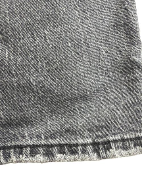 LEVI'S（リーバイス）LEVI'S (リーバイス) ストレートデニムパンツ グレー サイズ:W25L28の古着・服飾アイテム