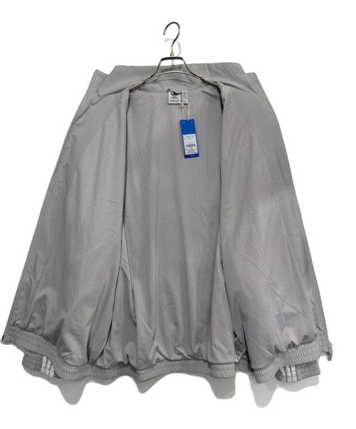 adidas Originals（アディダスオリジナル）adidas originals (アディダスオリジナル) ナイロンジャケット ライトグレー サイズ:XL 未使用品の古着・服飾アイテム