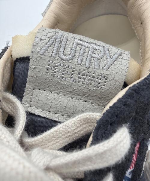 AUTRY（オートリー）AUTRY (オートリー) スニーカー ネイビー サイズ:43の古着・服飾アイテム