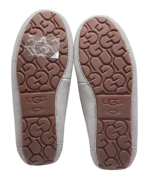 UGG（アグ）UGG (アグ) モカシンシューズ ライトグレー サイズ:26cmの古着・服飾アイテム