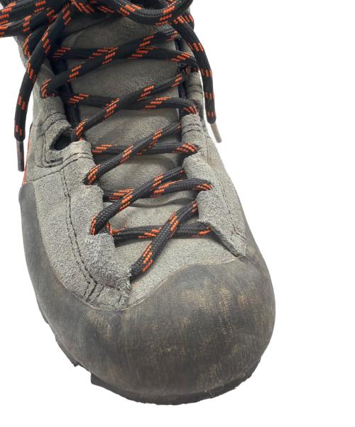 LA SPORTIVA（スポルティバ）LA SPORTIVA (スポルティバ) トレッキングシューズ グレー サイズ:38の古着・服飾アイテム