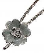 CHANELシャネル）の古着「クローバーペンダントネックレス」｜シルバー×グリーン