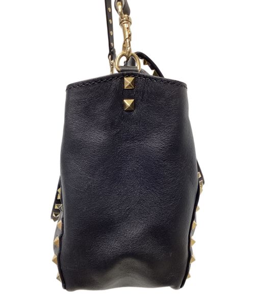 VALENTINO GARAVANI（ヴァレンティノ・ガラヴァーニ）VALENTINO GARAVANI (ヴァレンティノ・ガラヴァーニ) ロックスタッズレザーショルダーバッグ ブラックの古着・服飾アイテム