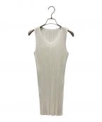 PLEATS PLEASEプリーツプリーズ）の古着「ノースリーブプリーツカットソー」｜ホワイト