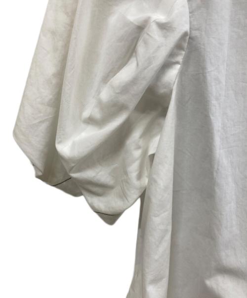 ENFOLD（エンフォルド）ENFOLD (エンフォルド) スビンタイプライター Petal Sleeve combi SHIRT ホワイト サイズ:38の古着・服飾アイテム