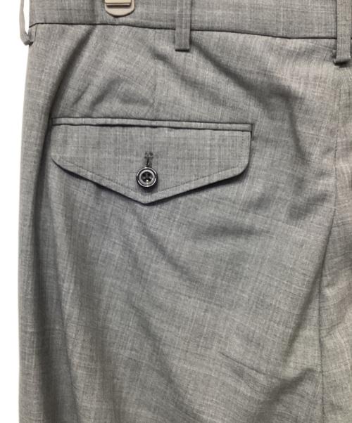 Unlikely（アンライクリー）Unlikely (アンライクリー) 2024S Unlikely Sawtooth Flap 2P Trousers Tropical ライトグレー サイズ:Lの古着・服飾アイテム