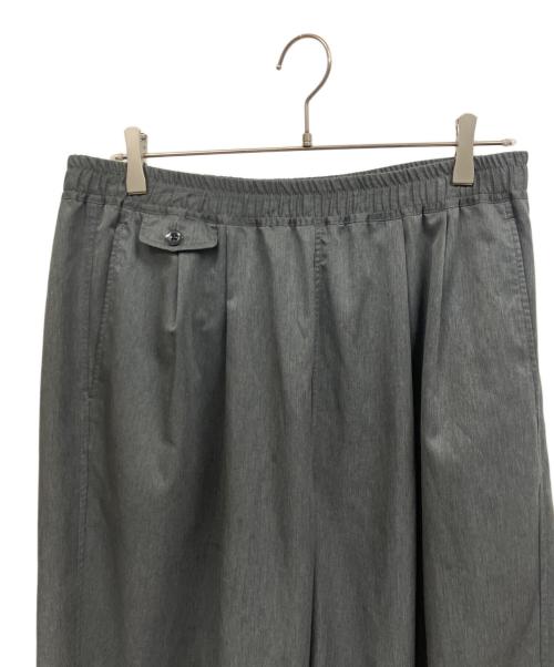 FreshService（フレッシュサービス）FreshService (フレッシュサービス) COOLFIBER TWO TUCK EASY PANTS グレー サイズ:Ｌの古着・服飾アイテム