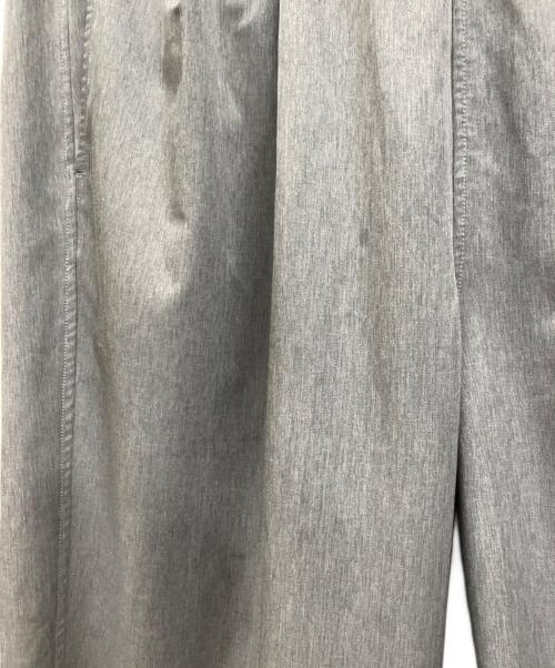 FreshService（フレッシュサービス）FreshService (フレッシュサービス) COOLFIBER TWO TUCK EASY PANTS グレー サイズ:Ｌの古着・服飾アイテム