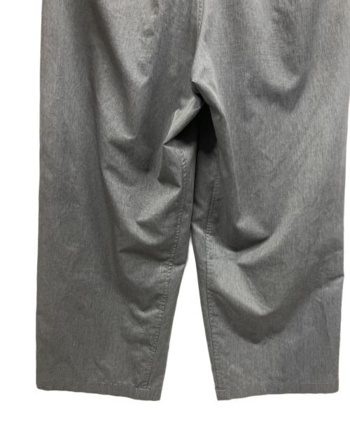 FreshService（フレッシュサービス）FreshService (フレッシュサービス) COOLFIBER TWO TUCK EASY PANTS グレー サイズ:Ｌの古着・服飾アイテム