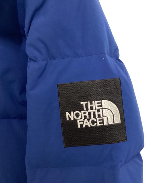 THE NORTH FACE（ザ ノース フェイス）THE NORTH FACE (ザ ノース フェイス) ダウンジャケット ブルーxレッド サイズ:Mの古着・服飾アイテム
