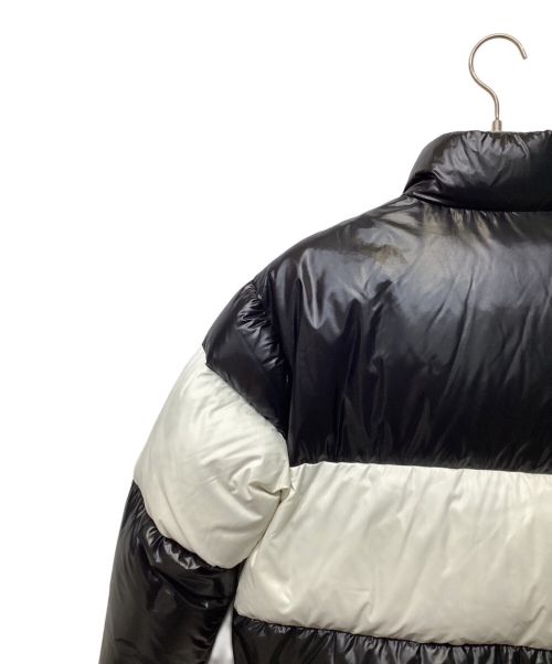 AKM（エーケーエム）AKM (エーケーエム) DUVETICA (デュベティカ) TONE TRACK MAN DOWN ブラック×ホワイト サイズ:Lの古着・服飾アイテム