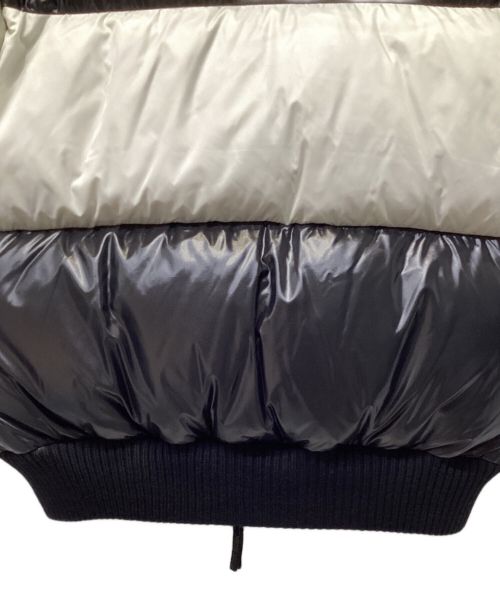 AKM（エーケーエム）AKM (エーケーエム) DUVETICA (デュベティカ) TONE TRACK MAN DOWN ブラック×ホワイト サイズ:Lの古着・服飾アイテム