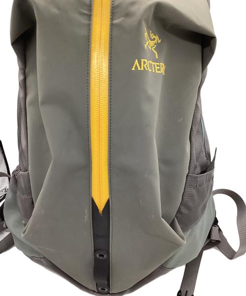 ARC'TERYX（アークテリクス）ARC'TERYX (アークテリクス) リュック グレー×イエローの古着・服飾アイテム