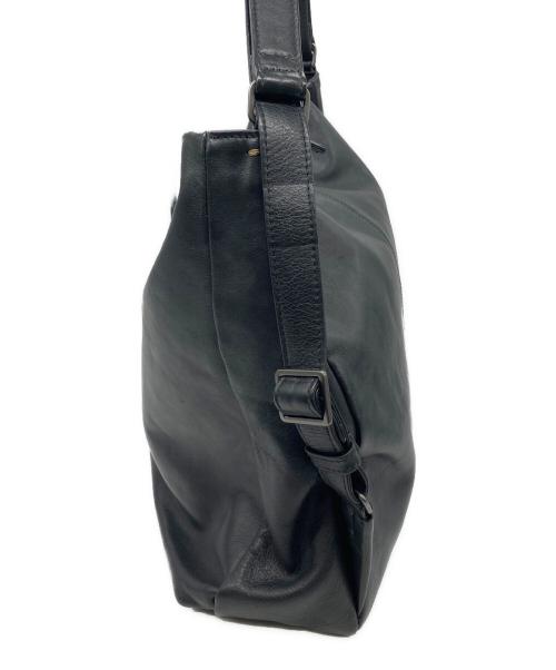 genten（ゲンテン）genten (ゲンテン) レザーショルダーバッグ　ブラック ブラックの古着・服飾アイテム