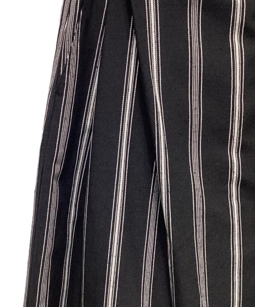Y's（ワイズ）Y's (ワイズ) HARD TWISTED STRIPE PLEATED PANTS ブラック サイズ:2の古着・服飾アイテム