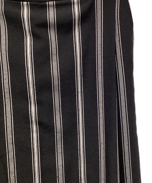 Y's（ワイズ）Y's (ワイズ) HARD TWISTED STRIPE PLEATED PANTS ブラック サイズ:2の古着・服飾アイテム
