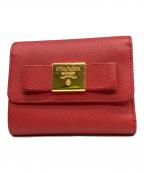 PRADAプラダ）の古着「3つ折り財布」｜レッド