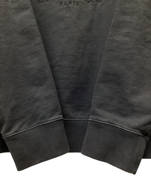 Maison Margiela（メゾンマルジェラ）Maison Margiela (メゾンマルジェラ) フロント刺繍ナンバリングスウェット チャコールグレー サイズ:Mの古着・服飾アイテム