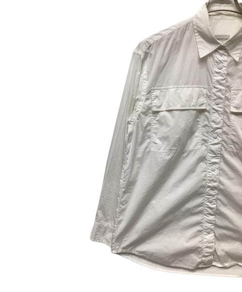 MONCLER（モンクレール）MONCLER (モンクレール) フロントビッグポケット長袖シャツ ホワイト サイズ:40の古着・服飾アイテム