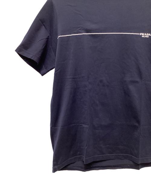 PRADA（プラダ）PRADA (プラダ) ロゴプリントＴシャツ ネイビー サイズ:Ｍの古着・服飾アイテム