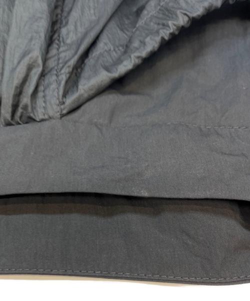 AMOMENTO（アモーメント）AMOMENTO (アモーメント) ナイロンシアーギャザースカート グレー サイズ:1の古着・服飾アイテム
