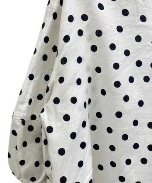 BALLSEY（ボールジィ）BALLSEY (ボールジィ) ドットプリントランタンスリーブブラウス ホワイト×ブラック サイズ:Mの古着・服飾アイテム