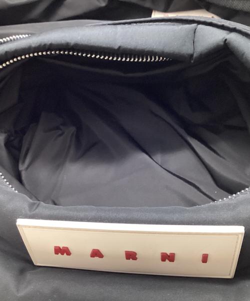 MARNI（マルニ）MARNI (マルニ) ロゴパッチ パフ ラージ ショルダー ベルトバッグ ブラックの古着・服飾アイテム