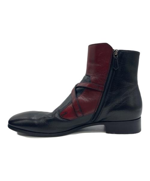 PRADA（プラダ）PRADA (プラダ) クロスベルトショートブーツ7 ブラック×レッド サイズ:27cmの古着・服飾アイテム