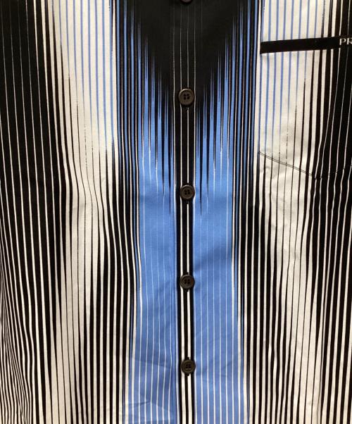 PRADA（プラダ）PRADA (プラダ) ストライプ 半袖シャツ ブルー×ブラック サイズ:Lの古着・服飾アイテム
