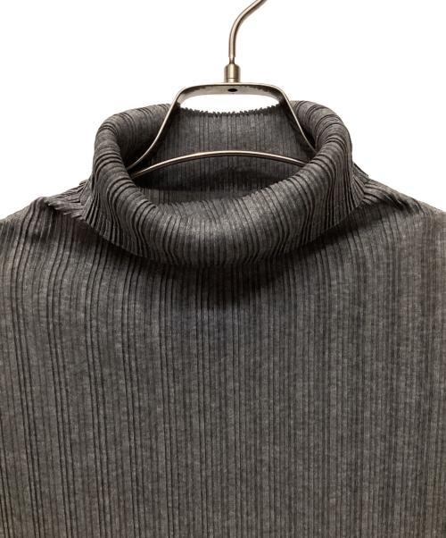 PLEATS PLEASE（プリーツプリーズ）PLEATS PLEASE (プリーツプリーズ) タートルネックプリーツカットソー グレー サイズ:3の古着・服飾アイテム