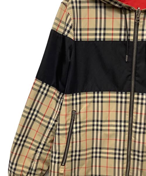 BURBERRY（バーバリー）BURBERRY (バーバリー) リバーシブルマウンテンパーカー ベージュ サイズ:Mの古着・服飾アイテム