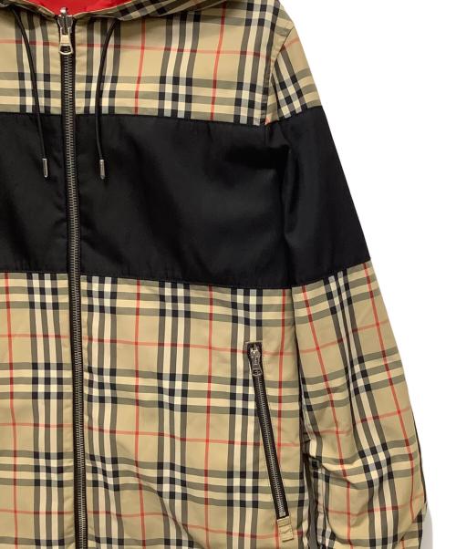 BURBERRY（バーバリー）BURBERRY (バーバリー) リバーシブルマウンテンパーカー ベージュ サイズ:Mの古着・服飾アイテム