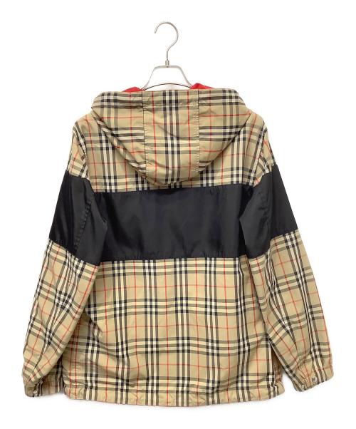 BURBERRY（バーバリー）BURBERRY (バーバリー) リバーシブルマウンテンパーカー ベージュ サイズ:Mの古着・服飾アイテム