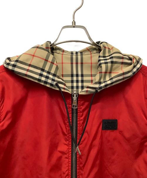 BURBERRY（バーバリー）BURBERRY (バーバリー) リバーシブルマウンテンパーカー ベージュ サイズ:Mの古着・服飾アイテム