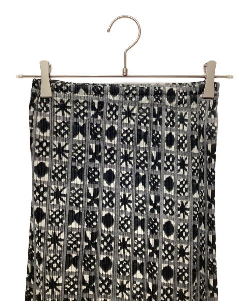 PLEATS PLEASE（プリーツプリーズ）PLEATS PLEASE (プリーツプリーズ) プリーツスカート ブラック×グレー サイズ:3の古着・服飾アイテム