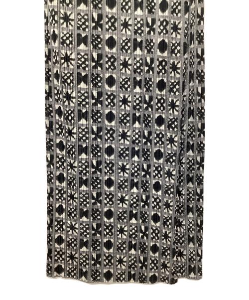 PLEATS PLEASE（プリーツプリーズ）PLEATS PLEASE (プリーツプリーズ) プリーツスカート ブラック×グレー サイズ:3の古着・服飾アイテム